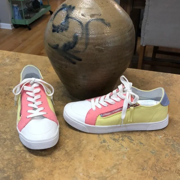 Dolce Vita Zaza Retro Sneakers - Picture 2 of 15